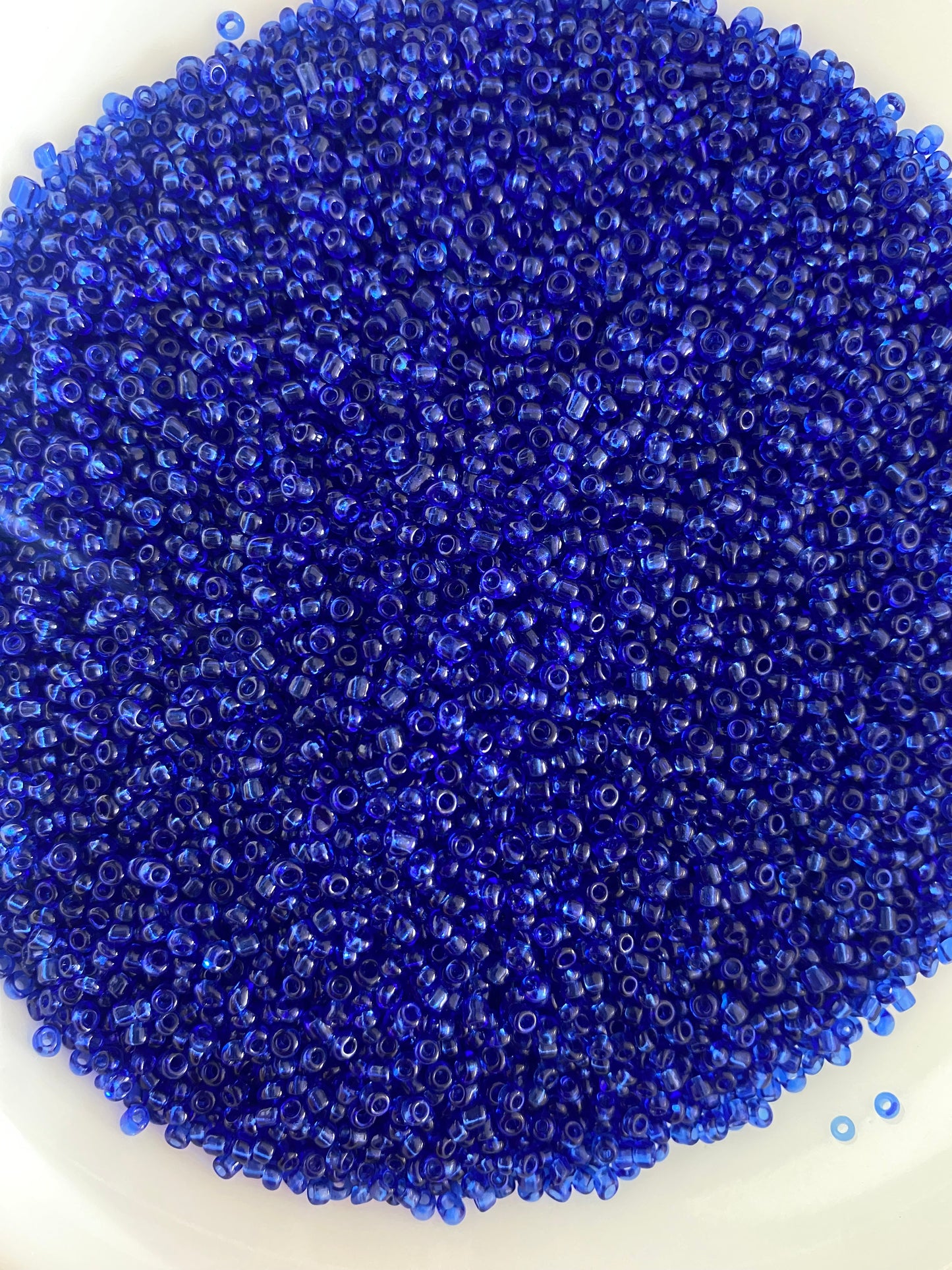 2mm or 11/0 Indigo Blue Seed Beads Bulk 450g Glass Beads for Beaded Jewelry, Bracelets, Waistbeads, Embroidery, Chokers Jewelry Making & Crafts