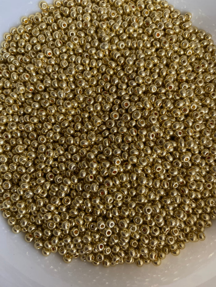 2mm or 11/0 Gold Seed Beads Bulk 450g Glass Beads for Beaded Jewelry, Bracelets, Waistbeads, Chokers Jewelry Making & Crafts