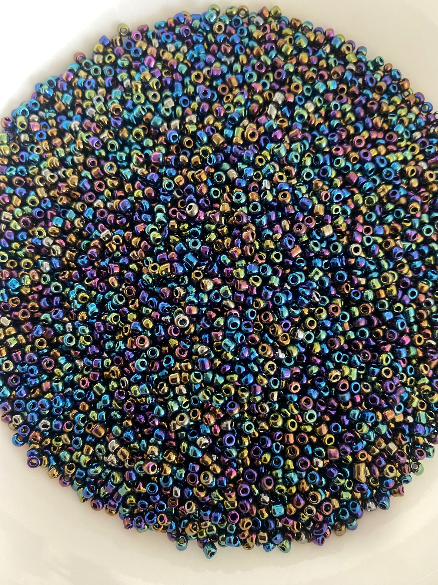 2mm or 11/0 Iridescent Seed Beads Bulk 450g Glass Beads for Beaded Jewelry, Bracelets, Waistbeads, Chokers Jewelry Making & Crafts