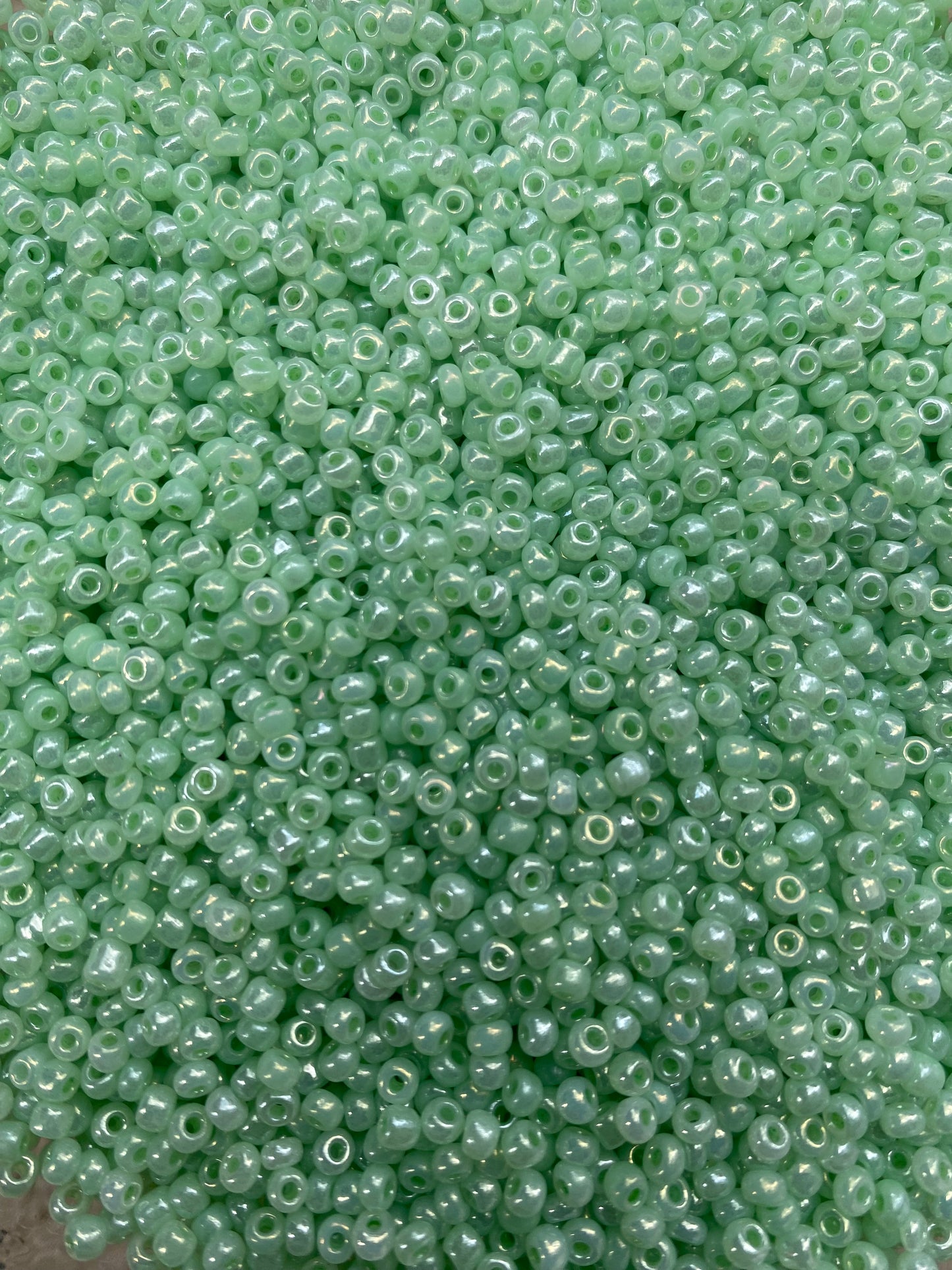 3mm Glass beads - Mint Green beads,  Pale Green beads, 8/0 Seed Beads Glass Beads, 450 Grams