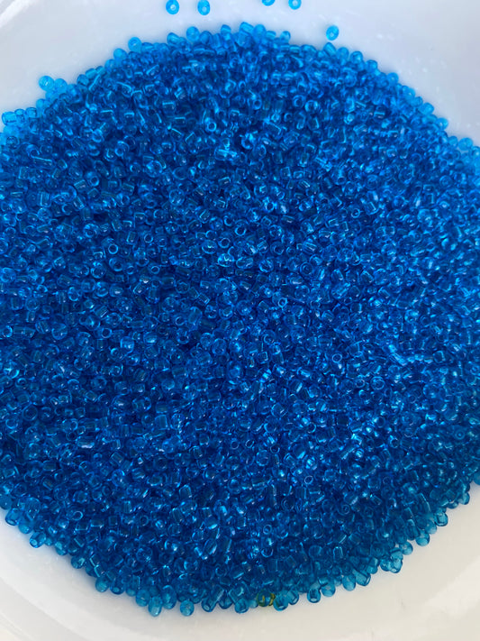 2mm or 11/0 Blue Seed Beads Bulk 450g Glass Beads for Beaded Jewelry, Bracelets, Waistbeads, Chokers Jewelry Making & Crafts