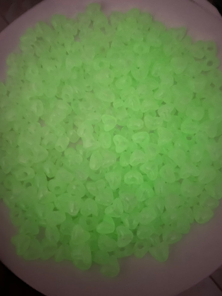Soft Glow-In-The Dark Heart Beads , Bulk Beads for Jewelry making 500-600 per pack